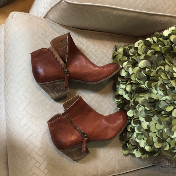 Frye Boot - Picture 5 of 8